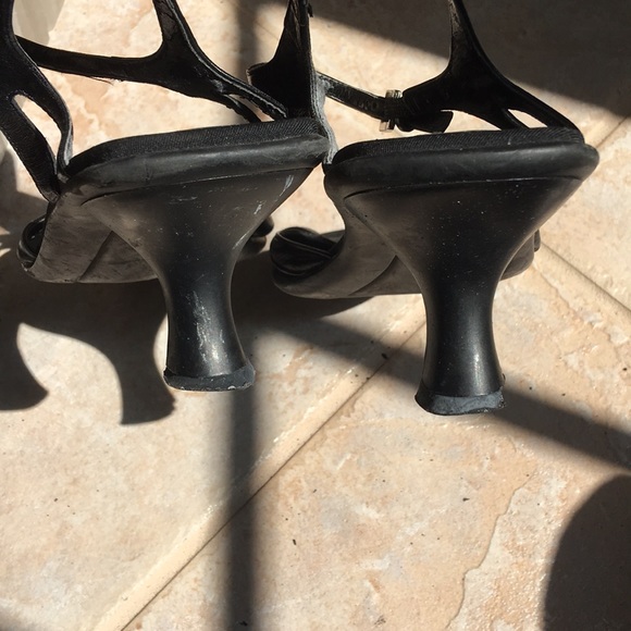 Unisa Genuine leather buckle strappy sandal black - Picture 5 of 8